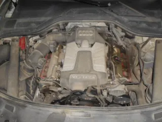 Audi A8 L 2013 года выпуска, VIN WAUZZZ4H4DN033252, госномер В055МВ716. Комплект зимних шин Nokian Tyres Hakkapeliitta 9SUV R18 235/55 104Т - 4 шт. Литые диски R19/8.5JPCD 5X112ET 35 ЦО 70.1 Dotz CP5 dar - 4 шт. Дополнительный комплект летних шин Viatti Bosco 235/55 R18 100H - 4 шт.