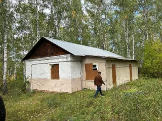 Объекты недвижимого имущества, расположенные по адресу: Челябинская обл., Сосновский р-н, с. Большие Харлуши, спортивно-оздоровительный лагерь "Мелодия" Нежилые здания: 1. спальный корпус пл. 365,7 кв.м, 2. пищеблок пл. 391,9 кв.м., 3. дом деревянный пл. 66,9 кв.м., 4. бильярдная пл. 62,4 кв.м., 5…