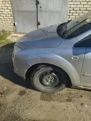 Ford Focus 2007. Легковой автомобиль, марка: Ford Focus, год изготовления: 2007, цвет: серебристый, VIN: X9F5XXEED5ZL81616, ПТС: 28 ОК 342427, тип двигателя: бензиновый, мощность двигателя, л. с. (кВт): 100.7/74.1, экологический класс: третий, разрешенная максимальная масса 1730 кг, масса без…