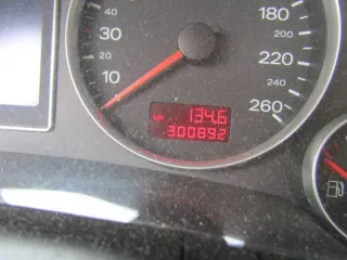 Audi A4, 2005 года, 163 лс, 300892 км еще Автомобиль легковой, марка: АУДИ, модель: А4, VIN: WAUZZZ8E36A133773, год изготовления: 2005