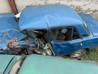 Лот №21 – Автомобиль ВАЗ 21074, 2002 г.в., (64-011521) Г/н К271ТА164, VIN XTA21074021609571. Обременения: сведения отсутствуют. Характеристика имущества: Б/у 
Вид транспорта: автомобиль 
Год выпуска: 2002 
VIN номер: XTA21074021609571 
Марка: ВАЗ  
Модель: 21074 
