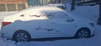 Toyota Corolla Fielder. Имеются повреждения лакокрасочного покрытия, трещины на переднем и заднем бампере, мелкие вмятины. Сведения в реестре уведомлений о залоге движимого имущества отсутствуют. Hyundai Solaris, без госномера, белого цвета, № кузова Z94CT41CBHR490664, ПТС 78 ОН 892760, ключ от…