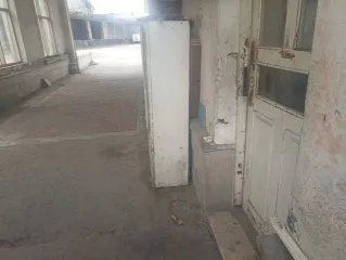 Помещение 13,9 кв.м, земельный участок 1365 кв.м, Владикавказ Нежилое помещение, площадью 13,9 кв.м., этажность – 1, КН15:09:0010603:166; земельный участок, площадью 1365 кв.м., категория земель: земли населенных пунктов, разрешенное использование: для целей содержания и эксплуатации…