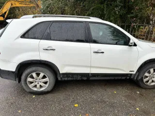 Kia Sorento, 2010 года, 175 лс, 400000 км, полный привод, АКПП, KIA SORENTO X, автомобиль не заводится, возможно неисправен двигатель (со слов собственника пробита ГБЦ, КПП не ставится в положение паркинг, неисправен кондиционер и компрессор), состояние условно-пригодное к эксплуатации, есть…