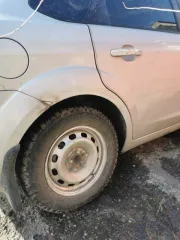 Ford Focus, 2011 года, 99,9 лс, 221 700 км. Легковой автомобиль марки FORD "ФОКУС", 2011 года выпуска, VIN: X9FHXXEEDHBL88295, регистрационный знак: B875ОAK142, цвет серебристый. Требует ремонта кузова и подвески (сломаны передние пружины, погнуты передние стойки).