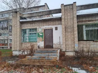 Нежилое здание столовой общей площадью 457 кв.м. Расположено по адресу: Российская Федерация, Хабаровский край, муниципальный округ Бикинский, село Лермонтовка, городок Восточный, дом 388/1 (открытая территория). Кадастровый номер 27:03:0000000:242. Одноэтажное здание. Обременений, сервитутов…