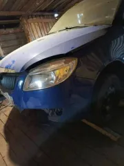 Skoda Fabia 2009 года, 60 лс. Автомобиль легковой, марка: SKODA, модель: FABIA, VIN: XW8AA15J7AK501762, гос. рег. номер: Х825УА18, год изготовления: 2009. Транспортное средство имеет повреждения.