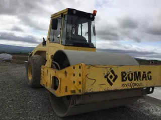 Каток Bomag BW219-4, 2019 г., заводской № (рамы) 861582758540, ГРЗ 1471ММ49. Местонахождение: Респ. Саха (Якутия), г. Олекминск, с. Авиапорт, ул. Кузьмина, д. 2.