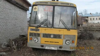 Паз-32053-70, 2011 Транспортное средство Паз-32053-70, автобус для перевозки детей, VIN X1М3205СХВ0003500, 2011 года выпуска, модель № двигателя 523400 В1002991, шасси (рама) № отсутствует, кузов (кабина, прицеп) № Х1М3205СХВ0003500, цвет желтый. Паспорт транспортного средства 52 НЕ 541005, выдан…