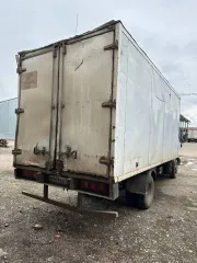 Грузовой фургон 475080, 2011 года, VIN: XU5475080B0001099, госномер: В949НВ123. Автомобиль не на ходу. Резина под замену, тормозов нет, заднего бампера нет, требует ремонт кузова. ПТС отсутствует.