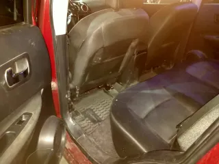 Nissan Qashqai 2011 года выпуска, VIN SJNFBNJ10U2251609.