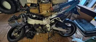 Kawasaki 2001 мотоцикл "Кавасаки" 2001 года выпуска, г/н 593 ВЕ50 (ТС после ДТП, не на ходу). Имущество продается в том виде, в каком оно есть, в случае продажи возврату/обмену не подлежит. За скрытые дефекты имущества Продавец ответственности не несет. Марка, модель: кавасаки; Год выпуска: 2001…