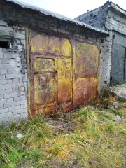 Нежилое помещение 22,7 м² с участком, Кировск, Мурманская область. Помещение, назначение: нежилое, площадью 22,7 кв.м., кадастровый номер 51:16:0010112:352, с земельным участком с кадастровым номером 51:16:0010112:355, по адресу: Мурманская обл, г. Кировск, ул. Комсомольская ряд 22, бокс 14. Общая…