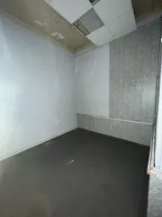 Помещение 133.8 кв. м в Москве по адресу: проспект Будённого, дом 30/8, помещение 2/1. Номера на поэтажном плане: этаж 1, пом. II, ком. 1-3, 10-14, 14а. Вход из общей входной группы с отделением почтовой связи, при использовании помещения необходимо учитывать график работы отделения почтовой связи.