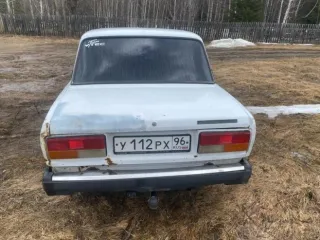 Легковой автомобиль ВАЗ 21074, 2004 года изготовления, ярко-белого цвета, идентификационный номер (VIN): XTA21074041971153 ПТС 63 КТ 410944 выдан 17.06.2004 г. СТС 66 ХТ №783653 выдан 31.07.2012.