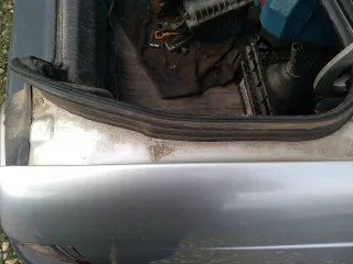 Daewoo Nexia 2005 года, 85 л.с., пробег 450000 км. VIN: XWB3D31UD5A030564, седан, серебристый цвет, механическая коробка передач. Имеет внешние повреждения: потертости, царапины, вмятины, очаги коррозии на кузове, трещины и сколы стекол. Со слов должника, двигатель неисправен. По данным ГИБДД…