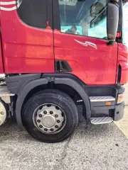 Scania P360LA4X2HNA 2014 Scania P360LA4X2HNA, 2014 года Scania P360LA4X2HNA, 2014 года Scania P360LA4X2HNA, регистрационный №А071КК134, год выпуска 2014, идентификационный номер (VIN) YS2P4X20005353942, цвет красный.