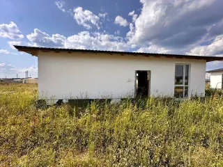 Дом 96 кв.м и земельный участок 652 кв.м в Свердловской области. Недвижимость, находящаяся в залоге у АО «ТБанк» в порядке правопреемства (в связи с реорганизацией ПАО Росбанк (ИНН 7730060164) в форме присоединения к АО «ТБанк»), а именно: земельный участок, площадью 652 кв.м., с кадастровым…