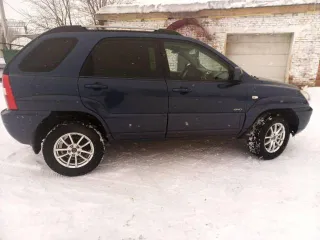 Kia Sportage, 2008 года, 141 лс, 320000 км, полный привод, АКПП Автомобиль марки Kia Sportage 2008 года выпуска, VIN: U6YJE55288L031986, цвет: темно-синий. Автомобиль в техническом состоянии согласно году выпуска. Имеются сколы, вмятины и отслоения лакокрасочного покрытия по автомобилю. Работа…