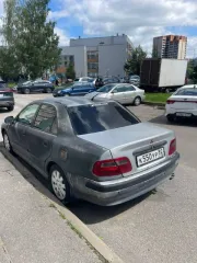 Легковой автомобиль Mitsubishi Carisma 2002 года, серый цвет. VIN: XMCSNDA2A3F014955, ПТС: 77 TE 985557, госномер: К550УР82. Произведен в Финляндии, разрешенная максимальная масса 1745 кг, масса без нагрузки 1230 кг.