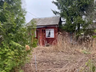 Дом 47,3 м² и участок 800 м² в Московской области. Жилой дом, площадь 47,3 кв.м., назначение: Жилое, количество этажей: 1, адрес (местонахождение): Россия, обл Московская, р-н Рузский, с.п. Дороховское, с/т Лель, уч. 96, кадастровый номер: 50:19:0030137:41. Земельный участок, площадь 800 кв.м…