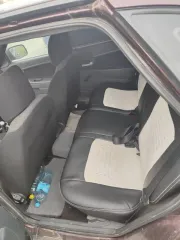 Lada Priora 2014, 97,9 лс, 155000 км. ТС не на ходу, требуется замена передних стоек полностью с опорными подшипниками, аккумулятора, переднюю правую стойку со стороны пассажира нужно вырезать и варить, замена стакана, генератор то не даёт зарядку, все жидкости под замену, двигатель троит.