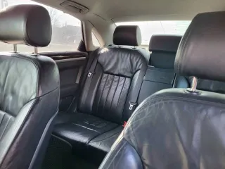 Audi A8, 2006; Audi A8L, 2006 Audi A8, 2006 года, 260 лс, 350000 км, АКПП еще Audi A8, 2006 года, 260 лс, 350000 км, АКПП еще AUDI A8L, 2006 г.в., VIN WAUZZZ4E17N006570, цвет – синий темный, автомобиль находится в совместной собственности. Автомобиль не на ходу, не заводится, АКБ отсутствует.