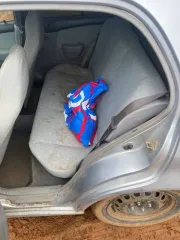 Toyota Starlet 1997 года, 88 л.с., пробег 385 655 км. Госномер P230ЕХ159, VIN: ЕР910233353, двигатель: 4Е 2152105, объем 1.3 л (1331 см³), цвет серебристый, МКПП. Состояние: требуется ремонт кузова (коррозия, лопнувшие передние стаканы, гнилые лонжероны крепления балки). Мотор и подвеска требуют…