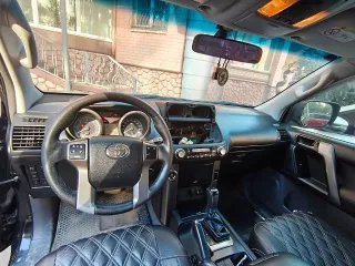 Toyota Land Cruiser Prado 2013 года, 173 лс, 291000 км, полный привод, АКПП. VIN: RUTBH8FJ9D0002681. Неисправна коробка передач. Состояние салона и кузова на фотографиях. Более подробное техническое состояние выясняйте самостоятельно в ходе осмотра.