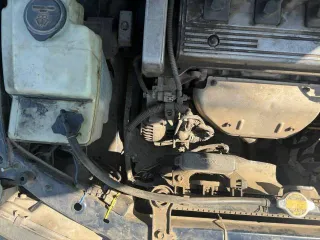 Toyota Carina, 1990 год выпуска, регистрационный знак Р656ЕТ03RUS, VIN не установлен, цвет темно-синий.