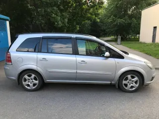 Opel Zafira 2007 года, 140 л.с., пробег 278 000 км. Цвет серый металлик. VIN: W0L0AHM7582017562, госномер Р176КХ177.