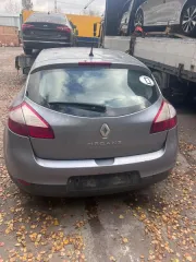 Renault Megane 2010 года выпуска, VIN VF1BZ0H0543349433, серого цвета. Документы отсутствуют, ключ зажигания в наличии. Аккумулятор отсутствует. Очаги коррозии, абразивный износ на всех стеклах и зеркалах, царапины, потертости, поверхностные и внутренние загрязнения, следы ржавчины, окисление…