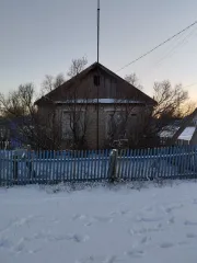 Жилое здание (дом), кадастровый номер: 64:01:000000:1162, площадь: 69.7 кв.м. и Земельный участок, кадастровый номер: 64:01:080106:33, площадь: 593 кв.м. Местоположение: Саратовская обл., р-н Александрово-Гайский, п. Приузенский, ул. Почтовая, д. 2. Состояние: В доме долгое время никто не…