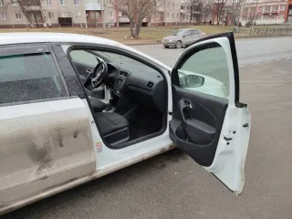 Volkswagen Polo, 2018 года, 125 лс, 183 015 км, АКПП, VIN: XW8ZZZ61ZKG014372. Хорошее техническое состояние (электрообогрев лобового стекла, датчики парковки спереди и сзади и пр.).
