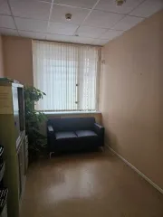 Нежилое помещение 361 кв.м, 11/250 доли на ЗУ 10 810 кв.м, Ленинградская обл., Кингисепп. Нежилое помещение - 361,0 кв. м с учетом неотделимых улучшений (23 поз.), помещения № 1-24 первого этажа (вход № 6) незавершенного строительством двухэтажного кирпичного здания общественного центра, 11/250…