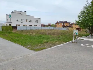 Земельный участок 1001 кв.м., Тюмень, ул. Губернская, участок 68 с кадастровым номером 72:17:1313003:542, площадью 1001 +/- 11 кв.м., категория земель: земли населенных пунктов, виды разрешенного использования: Магазины. Общественное питание, адрес: РФ, Тюменская область, город Тюмень, улица…