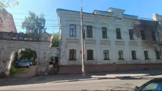 Нежилые помещения 1117.4 кв.м Ярославская область г. Ярославль ул. Красный съезд д. 8 в составе: Помещение кадастровый номер: 76:23:010101:188270 назначение: нежилое этаж № 1 площадь: 76 кв. м; Помещение кадастровый номер: 76:23:010101:188286 назначение: нежилое пом. 1-3,18-23,42 (1 этаж)…