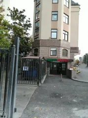 Доля нежилых помещений 509 кв.м и 721,3 кв.м, право аренды ЗУ 779 кв.м, Москва, 3437/10000 доли в праве собственности на нежилое помещение - 509 кв. м (этажи 1-4, мансарда, технический этаж, подвал), нежилое помещение - 721,3 кв. м, (этажи 1, 2, подвал), с учетом неотделимых улучшений (32 поз.)…