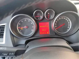 Opel Astra 2012 года, 115 л.с., 200523 км, АКПП, VIN XUFPD6DD7C3075114.