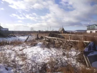 1/3 доли земельного участка площадью 576 кв.м, кадастровый номер 03:06:530105:285. Категория земель: сельскохозяйственного назначения. Разрешенное использование: для ведения гражданами садоводства и огородничества. Адрес: Респ. Бурятия, Заиграевский р-н, СНТ «Кирпичник», участок №119.