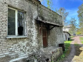 Баня 35.8 кв.м, Ленинградская область, г. Выборг, Сайменское шоссе, д. 19а, пом. 4. Нежилое помещение первого этажа, общая площадь 35,8 кв.м. Кадастровый номер помещения: 47:01:0101002:468. Кадастровый номер здания: 47:01:0101002:234. Назначение: нежилое.