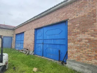 Нежилое здание, площадь 1 569,3 кв.м., кадастровый номер 06:01:1200002:2142. Земельный участок, площадь 3 600 кв.м., кадастровый номер 06:01:1200001:980, для строительства производственной базы. Контора, литер Г1, площадь застройки 43,4 кв.м. Мастерская, литер Г2, площадь застройки 121,8 кв.м…