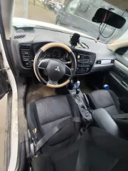 Mitsubishi Outlander 2013 автомобиль марки MITSUBISHI модель Outlander 2013 г.в. VIN-номер JMBXTGF2WDZ014967 ознакомление с имуществом осуществляется по адресу: г. Москва, ул. Октябрьская, д. 11 в рабочие дни в период представления заявок на участие в торгах, предварительно записавшись по телефону…