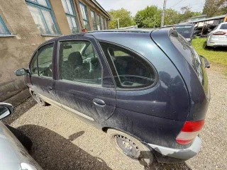 Renault Scenic 2001 года, цвет темно-зеленый, VIN VF1JA04B525811457.