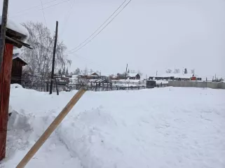 Земельный участок площадь 2190 +/- 33 кв.м. кадастровый номер 14:32:140101:83 и 
Жилое здание, площадь  83.5 кв.м., кадастровый номер 14:32:140101:1667 вид права, доля в праве: Общая долевая собственность 1/2
Расположенные по адресу Республика Саха, у. Хангаласский, с. Октемцы, ул. Эркээни, д. 5
