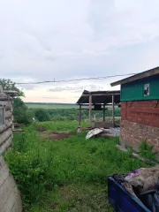 Земельный участок 1163 кв.м и жилое здание 66.5 кв.м, Республика Башкортостан Земельный участок для ведения личного подсобного хозяйства. Кадастровый номер: 02:29:050301:183. Местоположение установлено относительно ориентира, расположенного в границах участка. Почтовый адрес ориентира: Российская…