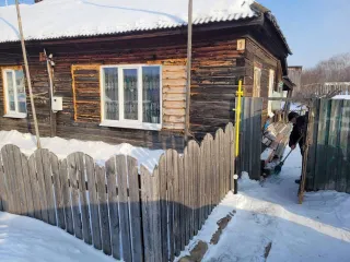 Доля дома 92,2 м² и доля участка 792 м², Свердловская обл. 1/2 доля дома и 1/2 доля земельного участка в Свердловской обл. еще 1/2 доля дома и 1/2 доля земельного участка в Свердловской обл. еще 1/2 доля в праве на жилое здание, площадь: 92,2кв.м., кадастровый номер: 66:27:1101027:240 и 1/2 доля в…