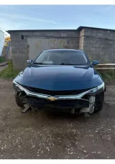 Chevrolet Malibu 2019 года, 163 л.с., пробег 105924 км, АКПП. VIN: 1G1ZG5ST7KF191593. Техническое состояние: Выстрелило 6 (или 7) подушек безопасности, аккумулятор не работает, машина не заводится. Заднее левое колесо спускает полностью примерно за 2-3 дня (под замену). Стук рейки. Не горит правая…