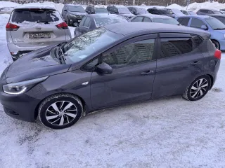 KIA JD (Ceed) 2013, VIN – XWEHM512AE0003061. Легковой автомобиль, является залогом Банк ВТБ (ПАО) (ИНН 7702070139, ОГРН 1027739609391), адрес 191144, г. Санкт-Петербург, Дегтярный переулок, д. 11, лит. А.