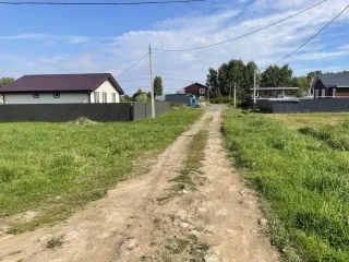 Земельный участок с кадастровым номером: 76:17:153601:1010, площадью: 800 кв.м., расположенный по адресу: РОССИЯ, Ярославская область, р-н Ярославский, д. Кормилицино